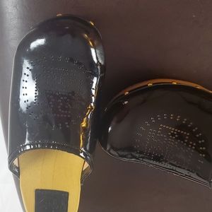 AUTHENTIC 8.5 WOMEN TORY BURCH CLOGS